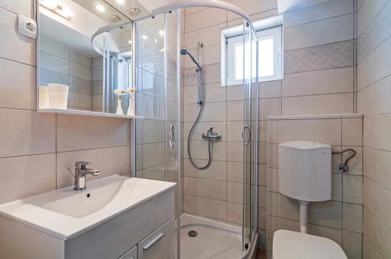 Apartment Tony With Private Pool Sukošan 外观 照片